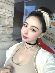 白皙巨乳御姐